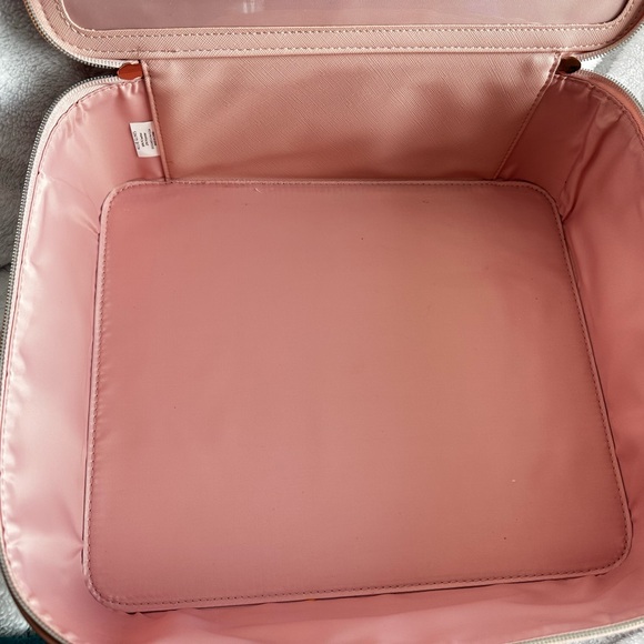 Allie Glinda pink makeup package - Picture 9 of 15